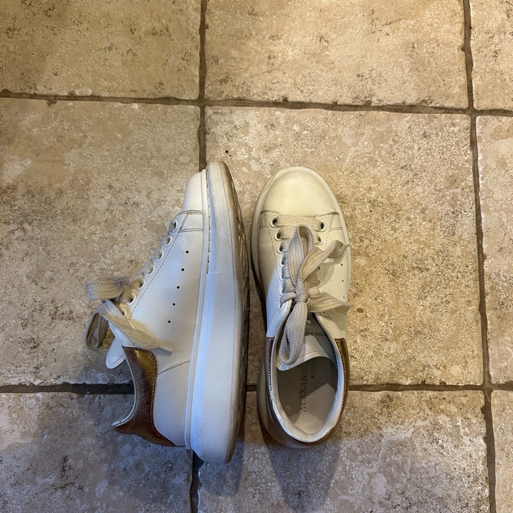 Alexander McQueen Oversized Platform Sneakers - Picture 2 of 2